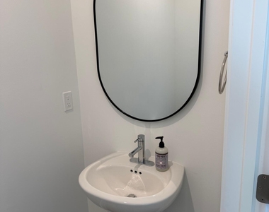 7528 Sw Hosford Street - Photo Thumbnail 8