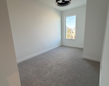 7528 Sw Hosford Street - Photo Thumbnail 15