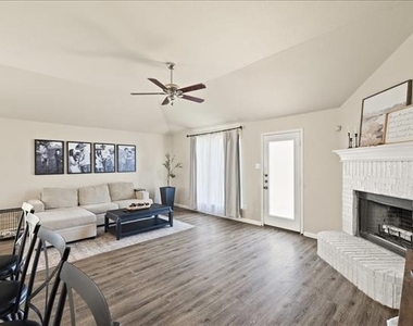 1410 Teal Way - Photo Thumbnail 13