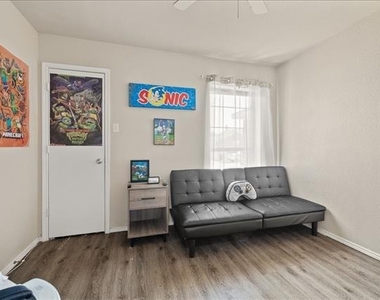 1410 Teal Way - Photo Thumbnail 18