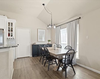 1410 Teal Way - Photo Thumbnail 7