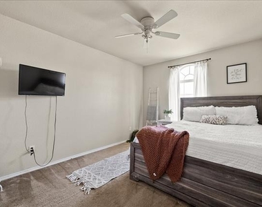 1410 Teal Way - Photo Thumbnail 17