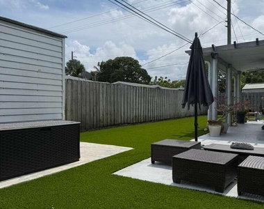 1520 Ne 35th Street - Photo Thumbnail 4
