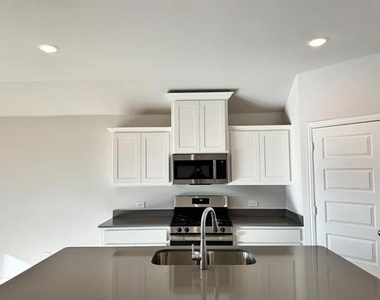 3300 Kingdom Drive - Photo Thumbnail 2