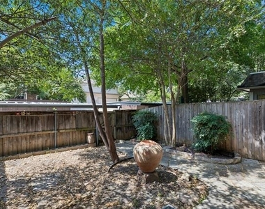 7518 Woodthrush Drive - Photo Thumbnail 13