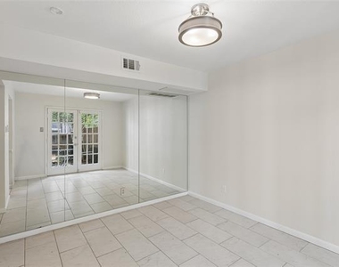 7518 Woodthrush Drive - Photo Thumbnail 2