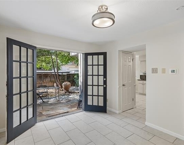 7518 Woodthrush Drive - Photo Thumbnail 4