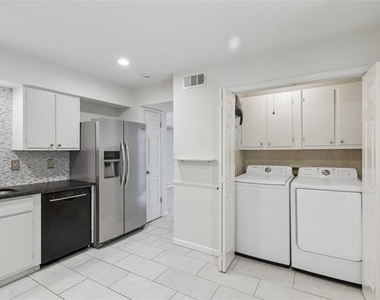 7518 Woodthrush Drive - Photo Thumbnail 5