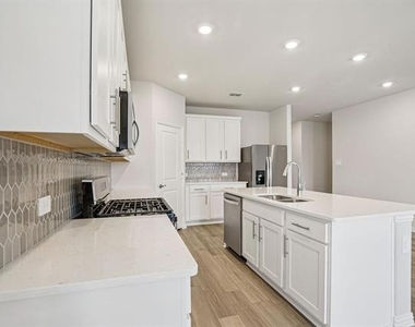 6205 Timberhurst Drive - Photo Thumbnail 5