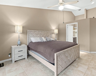 2201 Heather Run Terrace - Photo Thumbnail 9