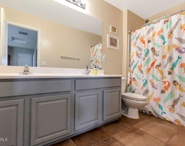 2244 W Spur Drive - Photo Thumbnail 10