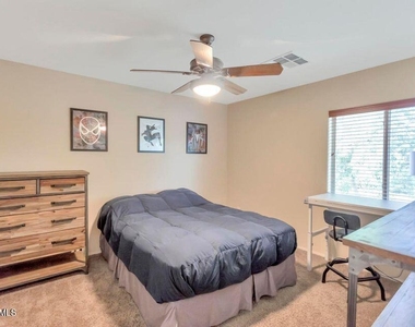 2244 W Spur Drive - Photo Thumbnail 11
