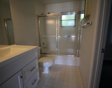 324 W Pine Street - Photo Thumbnail 5