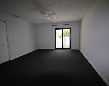 324 W Pine Street - Photo Thumbnail 4