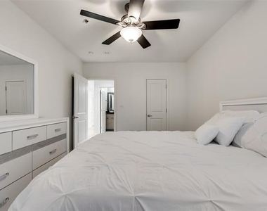 1200 Main Street - Photo Thumbnail 14