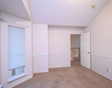 2100 Newport Drive - Photo Thumbnail 27