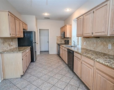 2100 Newport Drive - Photo Thumbnail 13