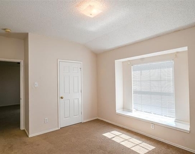 2100 Newport Drive - Photo Thumbnail 34