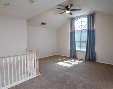 2100 Newport Drive - Photo Thumbnail 31