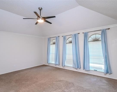 2100 Newport Drive - Photo Thumbnail 19