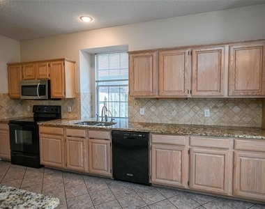 2100 Newport Drive - Photo Thumbnail 14