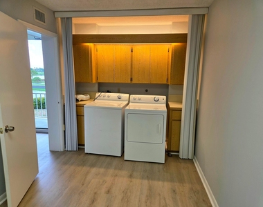 2421 Village Boulevard - Photo Thumbnail 21