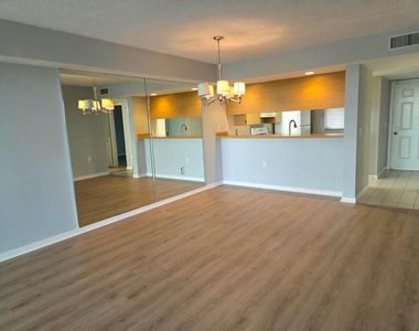 2421 Village Boulevard - Photo Thumbnail 10
