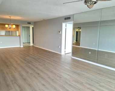 2421 Village Boulevard - Photo Thumbnail 8