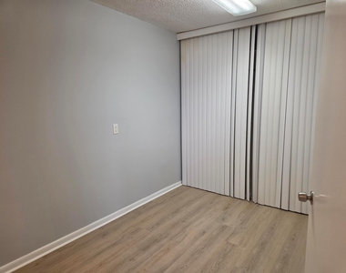 2421 Village Boulevard - Photo Thumbnail 23