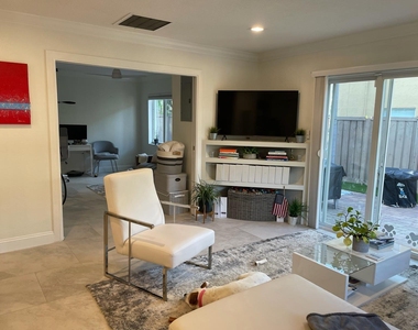 1400 Ne 18th Street - Photo Thumbnail 2