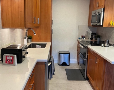1400 Ne 18th Street - Photo Thumbnail 6