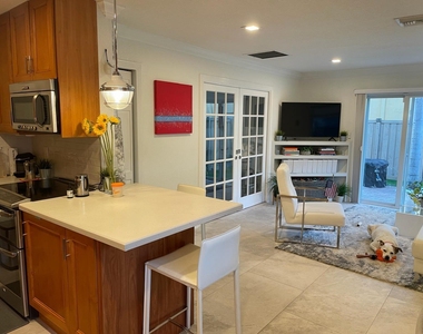 1400 Ne 18th Street - Photo Thumbnail 5