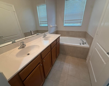 9519 Sw Merlin Court - Photo Thumbnail 25