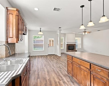 3403 Oakleigh Lane - Photo Thumbnail 8