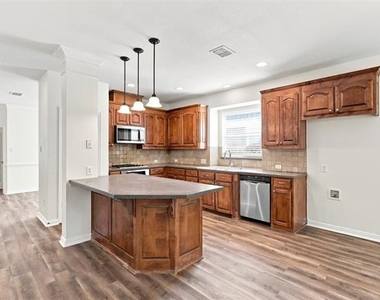 3403 Oakleigh Lane - Photo Thumbnail 6