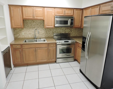 9046 Se Parkway Drive - Photo Thumbnail 3