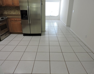 9046 Se Parkway Drive - Photo Thumbnail 5