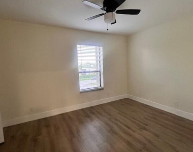 1710 Nw 4th Avenue Nw - Photo Thumbnail 8