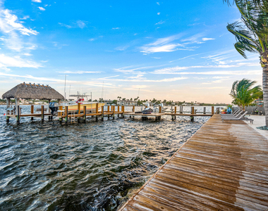844 East Drive - Photo Thumbnail 18