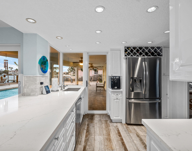844 East Drive - Photo Thumbnail 10