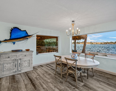 844 East Drive - Photo Thumbnail 9