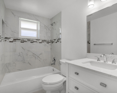 3421 Ne 5th Avenue - Photo Thumbnail 3