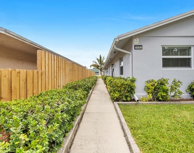 3421 Ne 5th Avenue - Photo Thumbnail 1