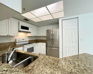 300 Crestwood Court N - Photo Thumbnail 1