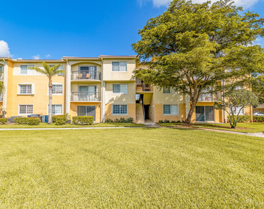 300 Crestwood Court N - Photo Thumbnail 19
