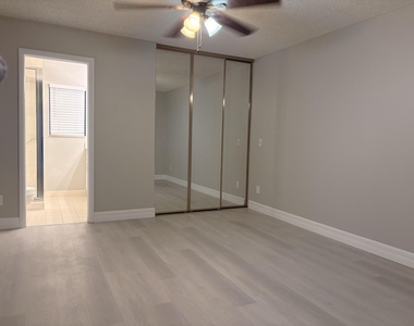 5404 Wheatley Court - Photo Thumbnail 6