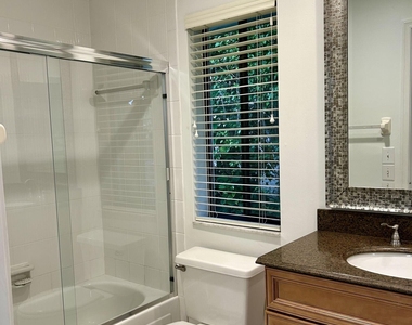 10215 Camelback Lane - Photo Thumbnail 13