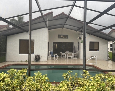 10215 Camelback Lane - Photo Thumbnail 16
