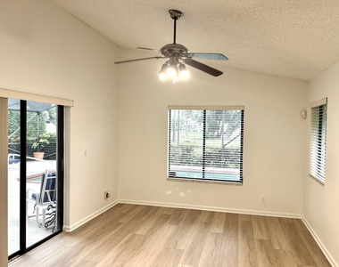 10215 Camelback Lane - Photo Thumbnail 8