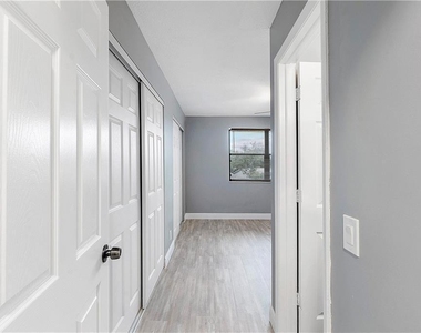 11477 Nw 39th Court - Photo Thumbnail 13